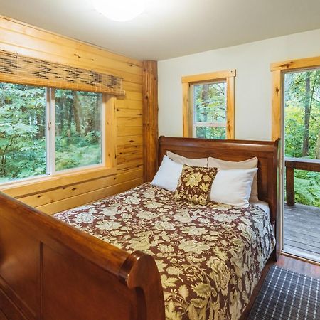 Bella Coola Grizzly Tours And Resort Hagensborg ภายนอก รูปภาพ