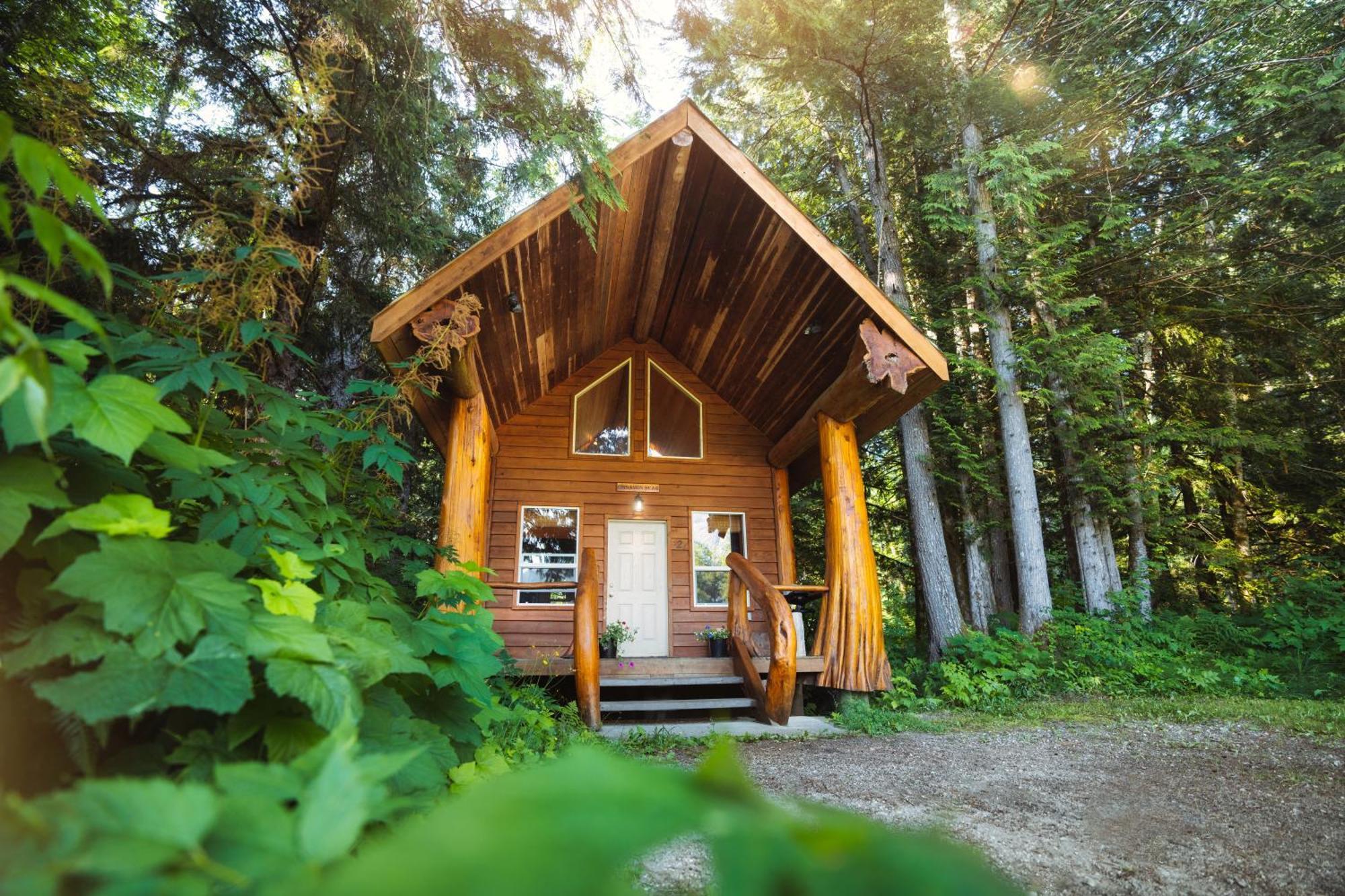 Bella Coola Grizzly Tours And Resort Hagensborg ภายนอก รูปภาพ