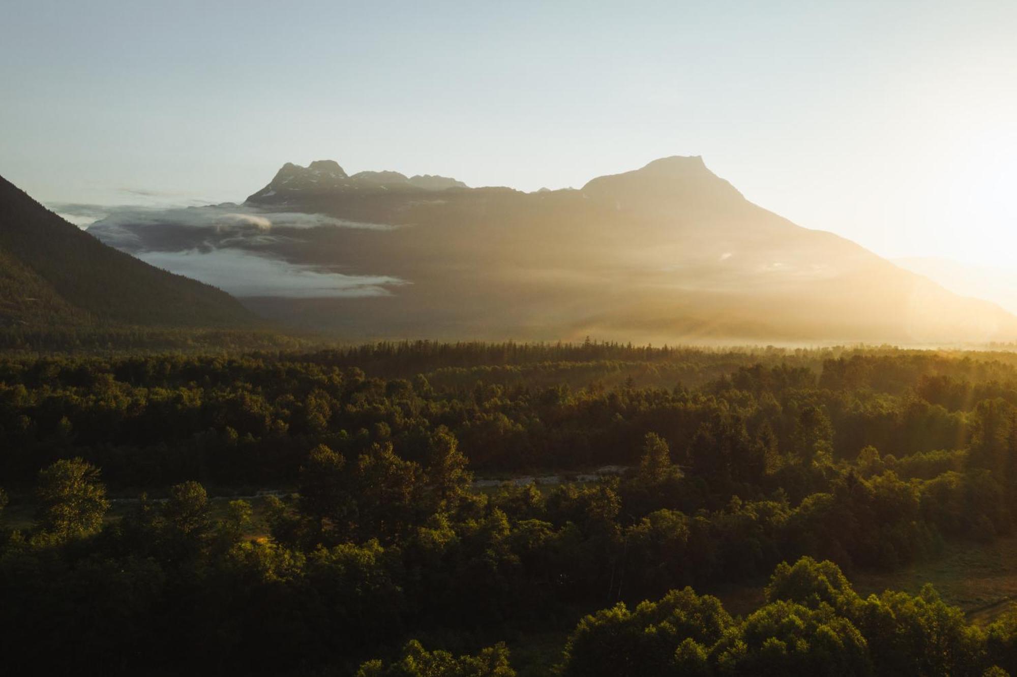 Bella Coola Grizzly Tours And Resort Hagensborg ภายนอก รูปภาพ