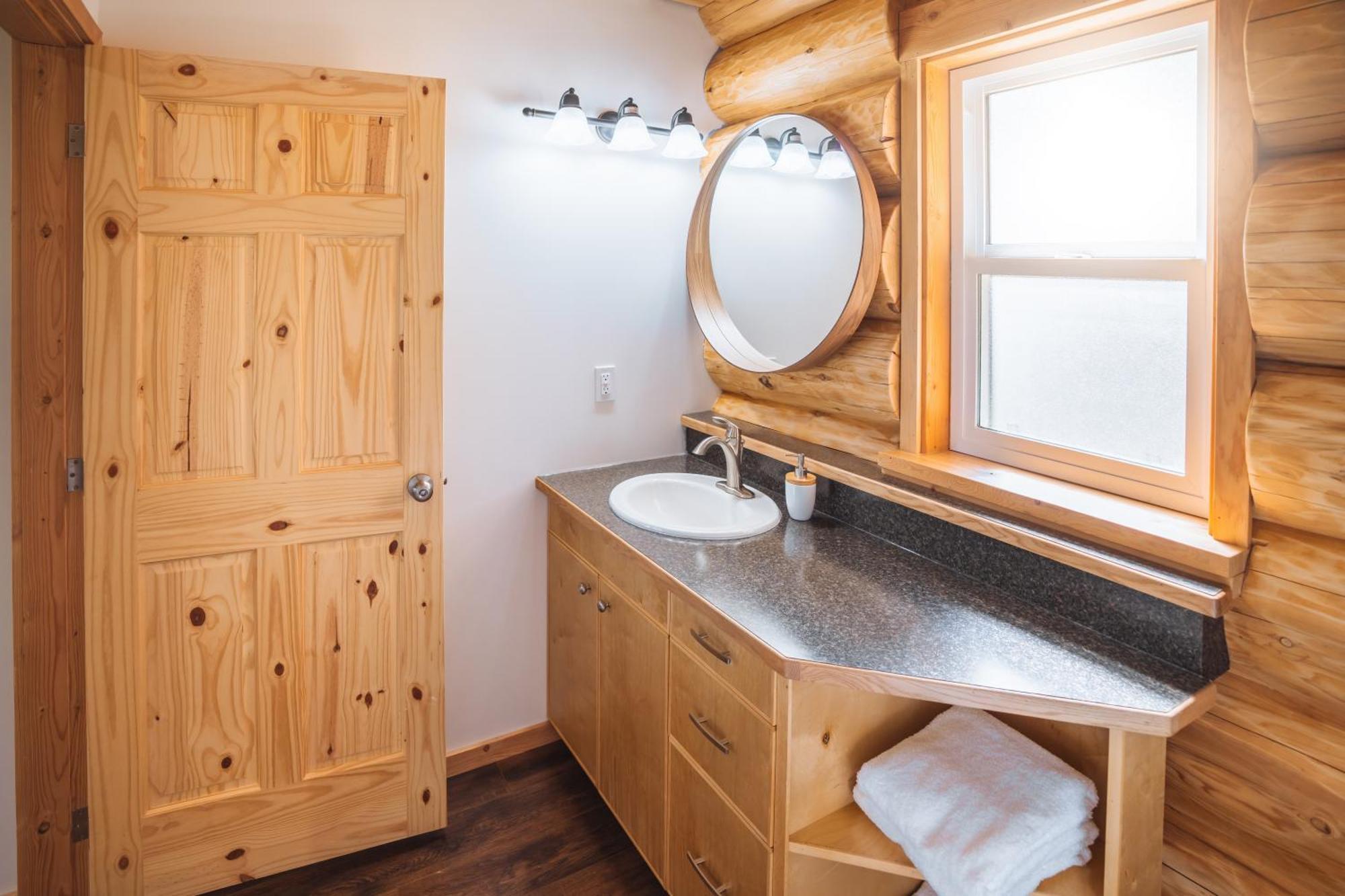 Bella Coola Grizzly Tours And Resort Hagensborg ภายนอก รูปภาพ