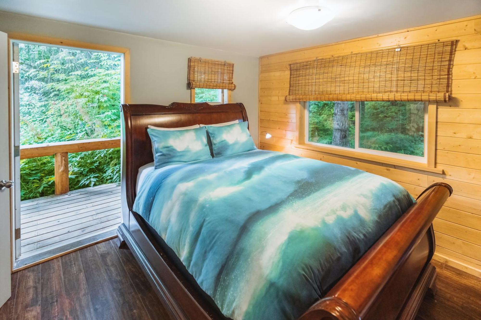 Bella Coola Grizzly Tours And Resort Hagensborg ภายนอก รูปภาพ