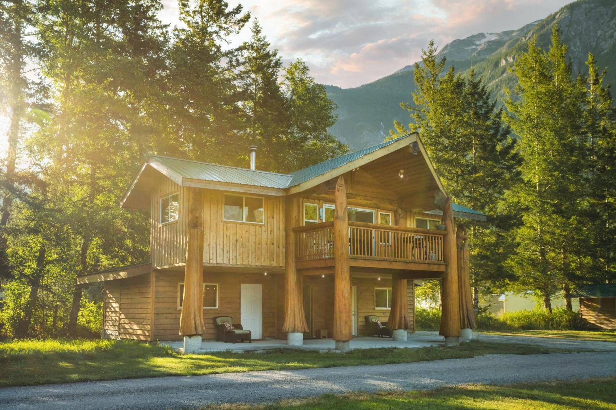 Bella Coola Grizzly Tours And Resort Hagensborg ภายนอก รูปภาพ