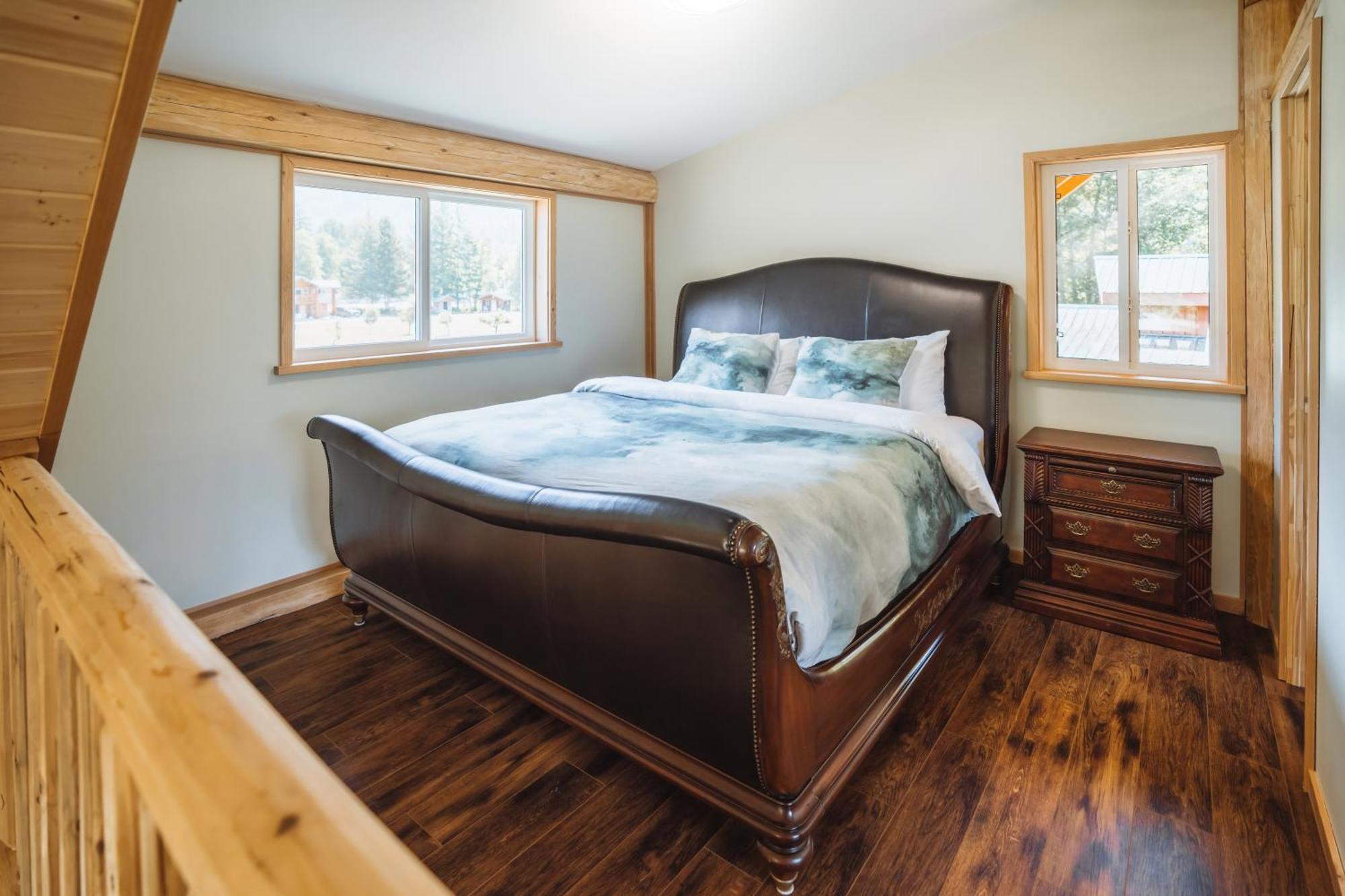 Bella Coola Grizzly Tours And Resort Hagensborg ภายนอก รูปภาพ