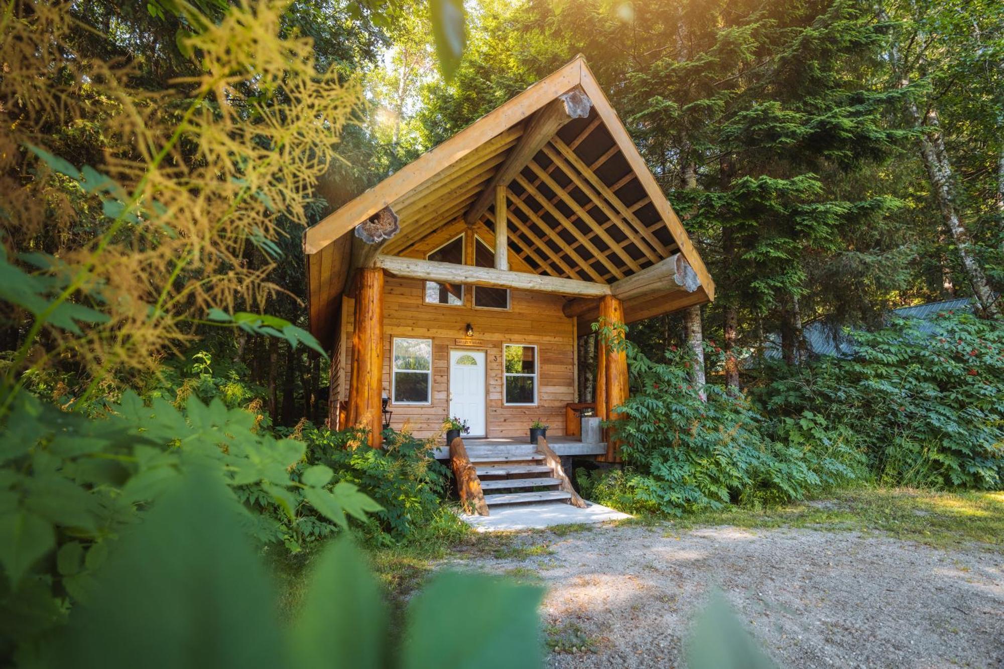 Bella Coola Grizzly Tours And Resort Hagensborg ภายนอก รูปภาพ