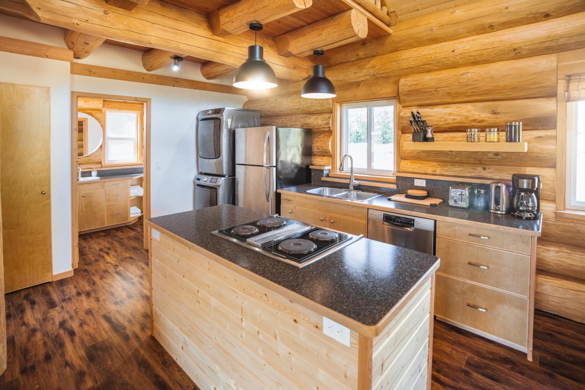 Bella Coola Grizzly Tours And Resort Hagensborg ภายนอก รูปภาพ