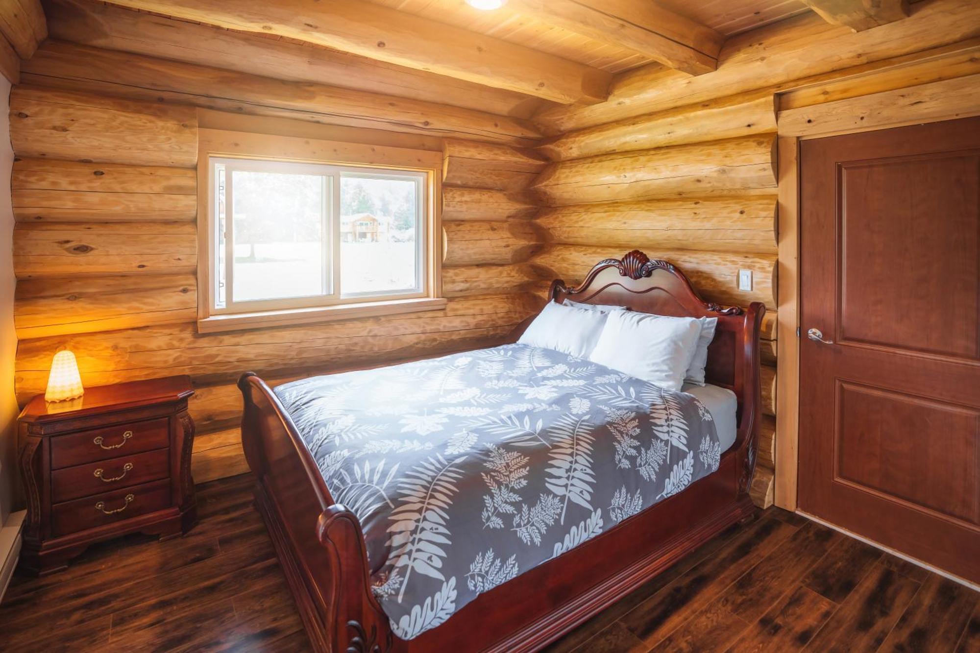 Bella Coola Grizzly Tours And Resort Hagensborg ภายนอก รูปภาพ